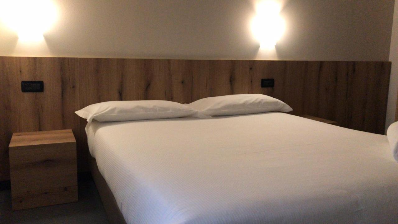 Hotel Doria - Business & Bike 오스티글리아 외부 사진
